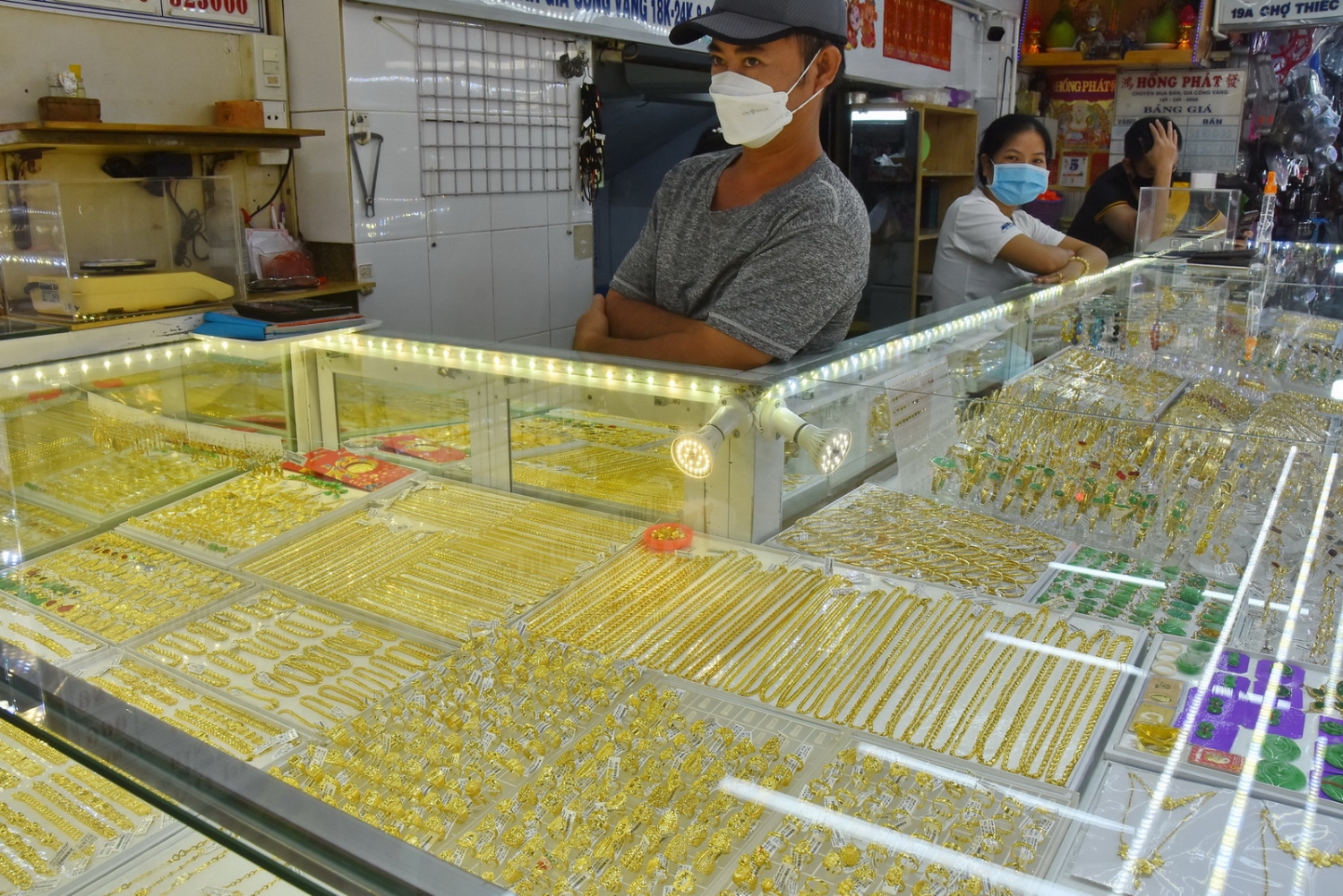 Giá vàng hôm nay 16/2/2022 mất giá mạnh