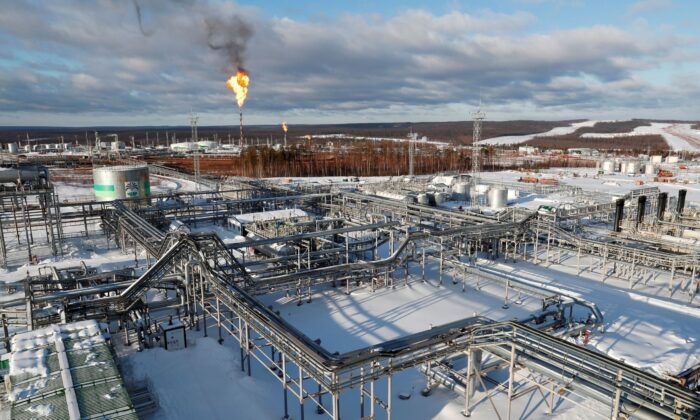 Giá dầu hôm nay 5/3/2022 tăng kỷ lục, dầu Brent lên đỉnh 9 năm