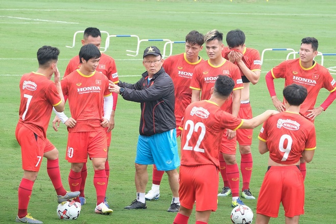 Công Phượng, Tiến Linh lại khiến đội tuyển Trung Quốc lo lắng - 1