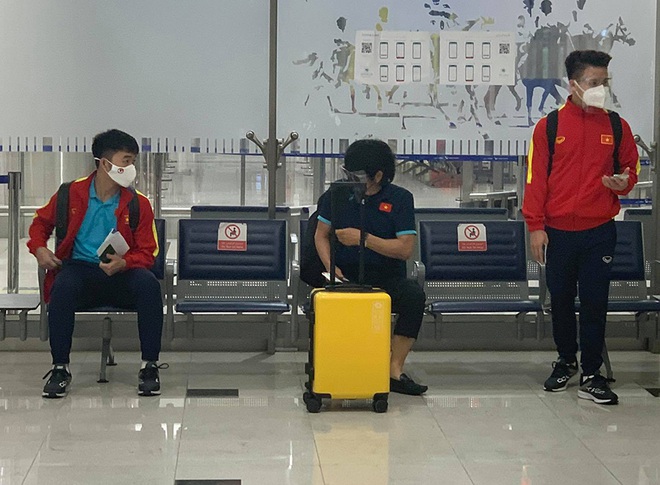 Đội tuyển Việt Nam đổ bộ UAE, sẵn sàng đấu Trung Quốc - 2