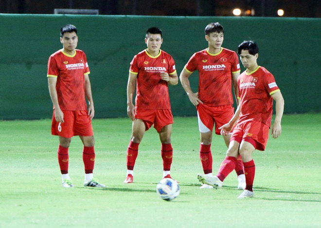 Phan Văn Đức trở lại, Văn Thanh háo hức xé lưới tuyển Trung Quốc - 6