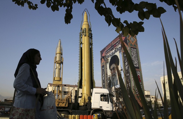 Lo Mỹ tấn công quân sự, Iran án binh bất động? - 1