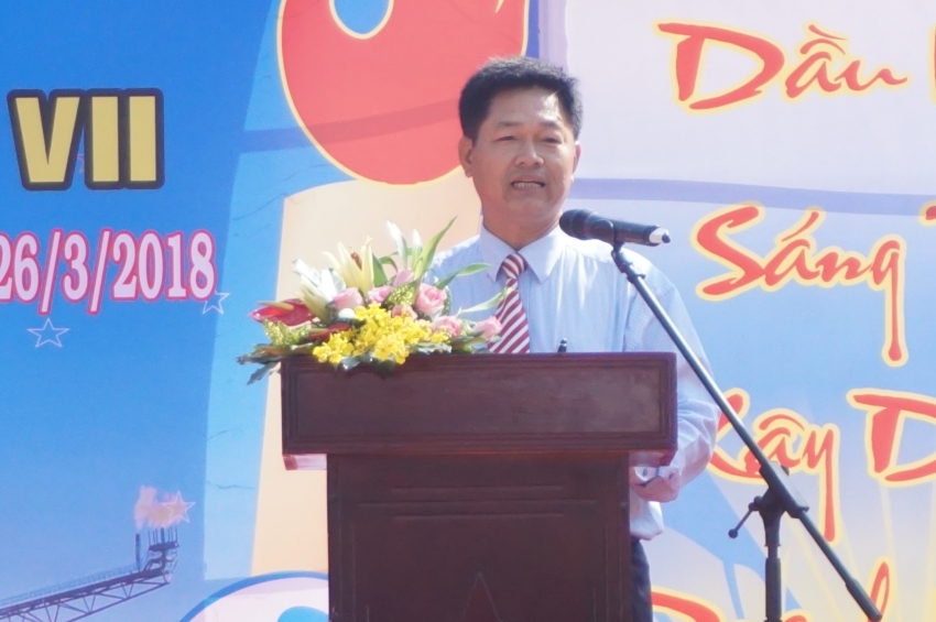 tung bung le hoi van hoa hoc sinh sinh vien dau khi lan thu vii