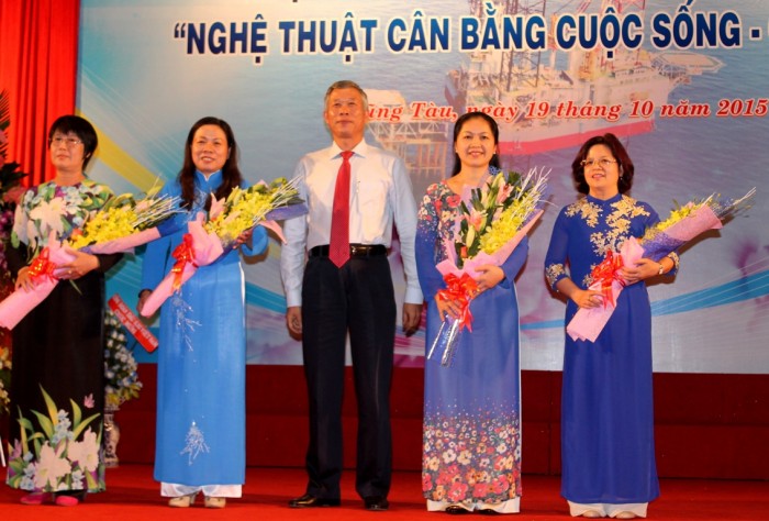 vietsovpetro tong ket phong trao gioi viec nuoc dam viec nha