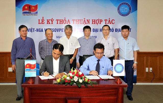 vietsovpetro cung truong dh mo dia chat ky ket thoa thuan hop tac dao tao nghien cuu khoa hoc va chuyen giao cong nghe