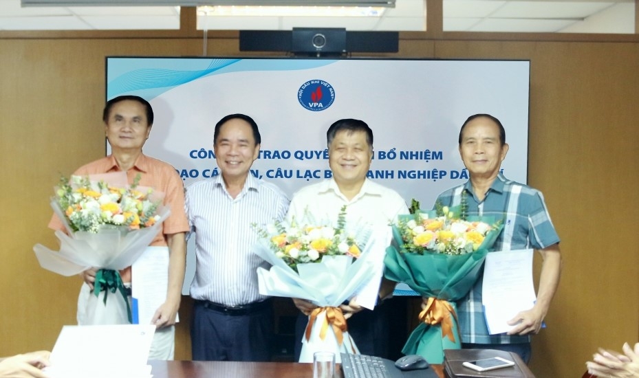 Trao quyết định bổ nhiệm lãnh đạo các Ban thuộc Hội Dầu khí Việt Nam nhiệm kỳ 2022-2027
