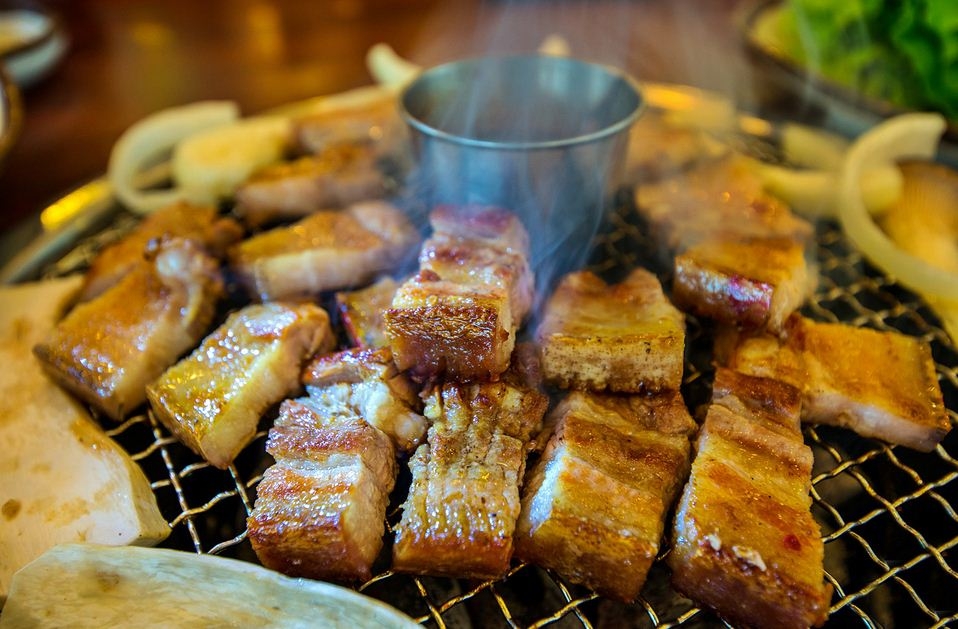 Nếm thử đặc sản thịt lợn đen siêu ngon trên đảo Jeju