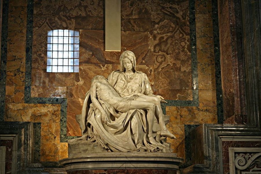 Pietà - Kiệt tác điêu khắc đẹp nhất của Michelangelo Pietà - Kiệt tác điêu khắc đẹp nhất của Michelangelo