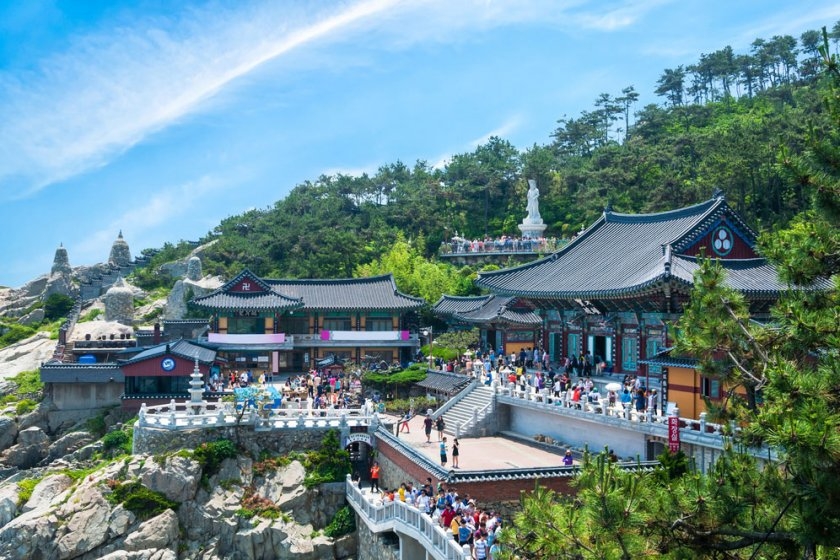 Khám phá ngôi chùa cổ bên bờ biển ở Busan, Hàn Quốc Khám phá ngôi chùa cổ bên bờ biển ở Busan, Hàn Quốc