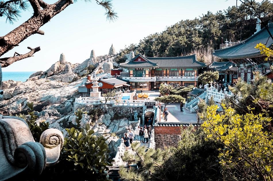 Khám phá ngôi chùa cổ bên bờ biển ở Busan, Hàn Quốc Khám phá ngôi chùa cổ bên bờ biển ở Busan, Hàn Quốc