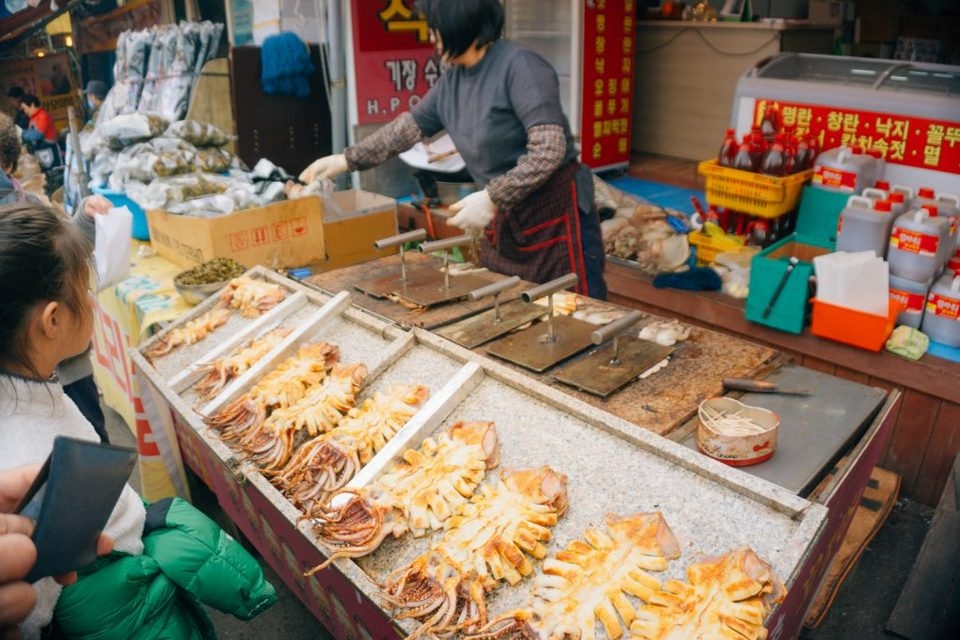 Khám phá ngôi chùa cổ bên bờ biển ở Busan, Hàn Quốc Khám phá ngôi chùa cổ bên bờ biển ở Busan, Hàn Quốc