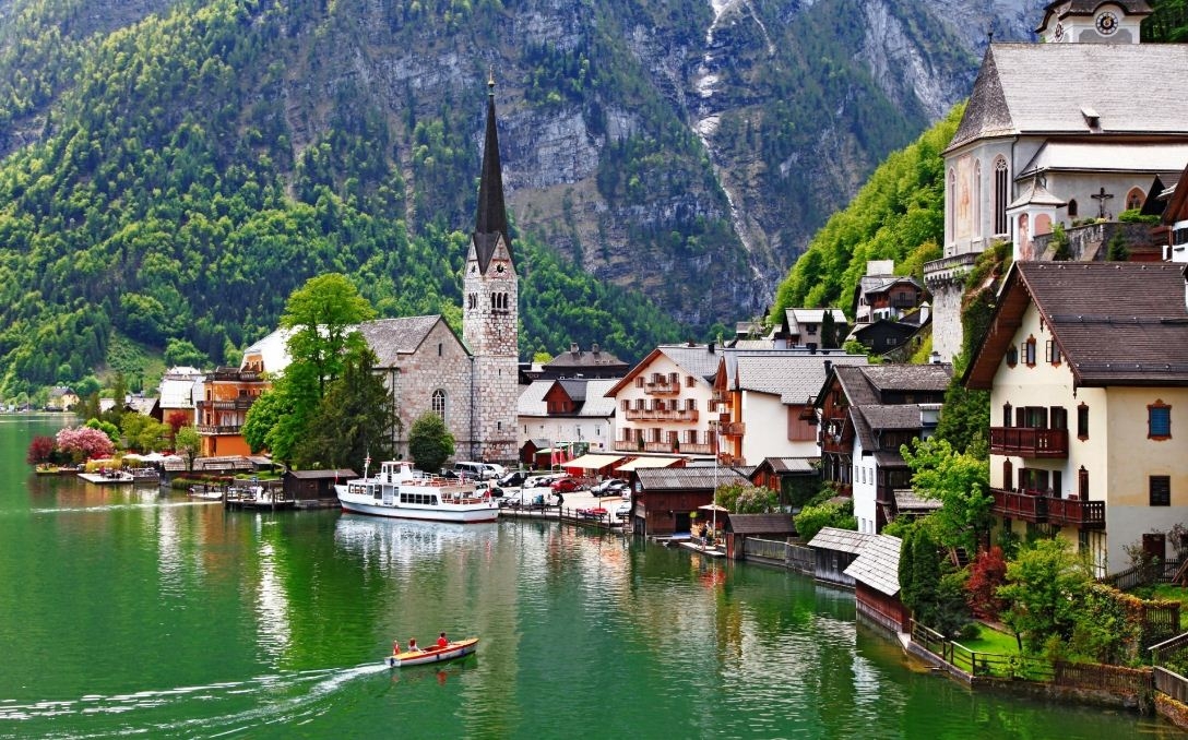 Thăm ngôi làng cổ Hallstatt – Di sản văn hóa 7000 năm của nước Áo Thăm ngôi làng cổ Hallstatt - Di sản văn hóa 7.000 năm của nước Áo