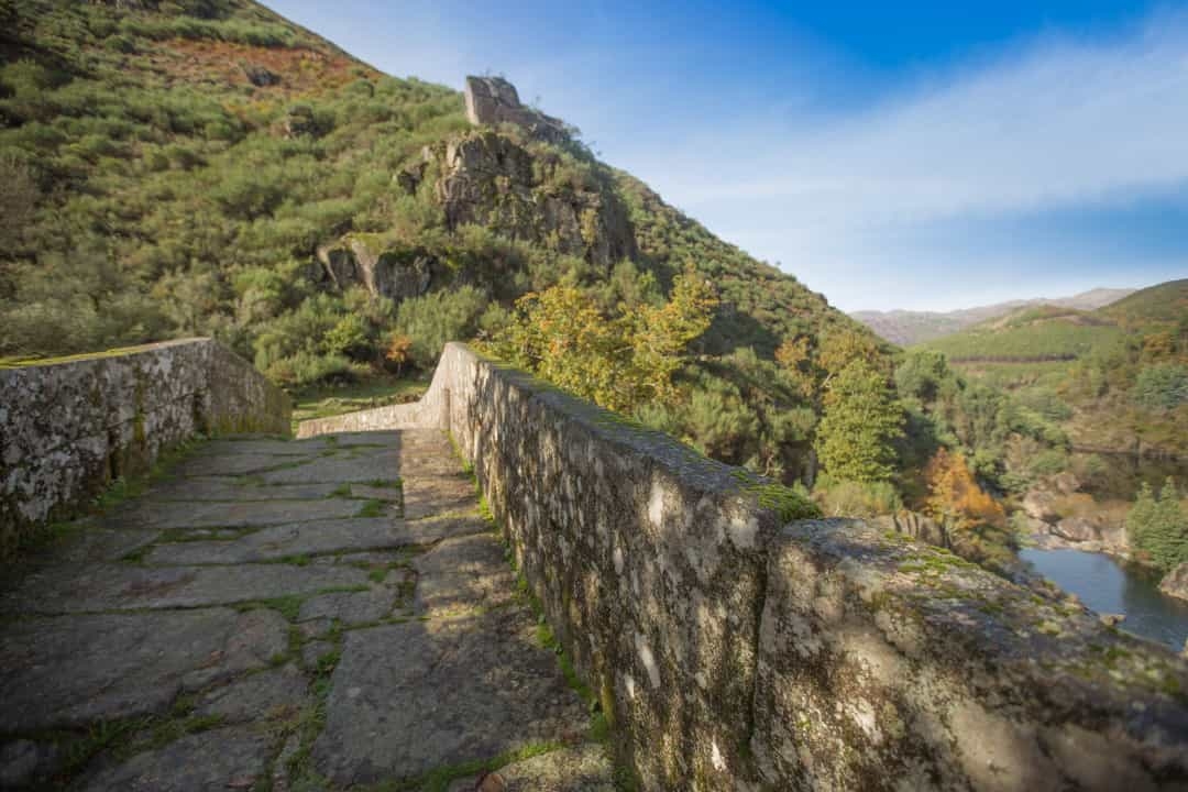 Bạn có dám đi qua 