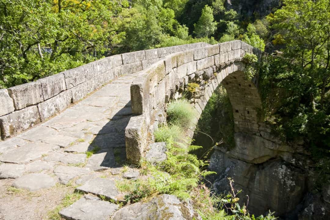 Bạn có dám đi qua 