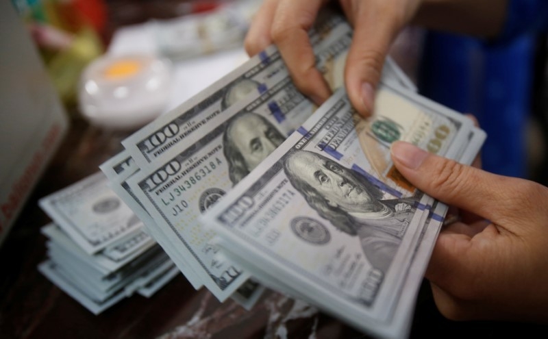 ty-gia-ngoai-te-hom-nay-2410-usd-giam-gia-keo-dai