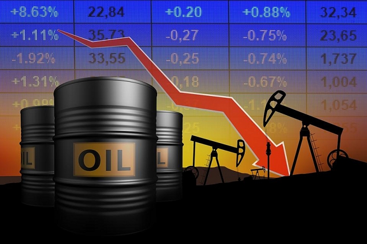 Giá dầu hôm nay 10/11 mất hơn 3% khi dự trữ tại Mỹ tăng