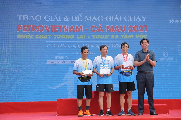[Chùm ảnh] Giải chạy Petrovietnam - Cà Mau 2021