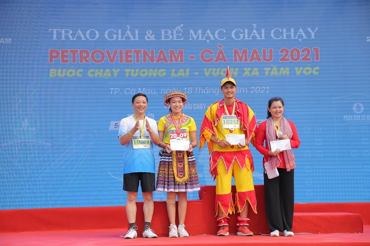 [Chùm ảnh] Giải chạy Petrovietnam - Cà Mau 2021