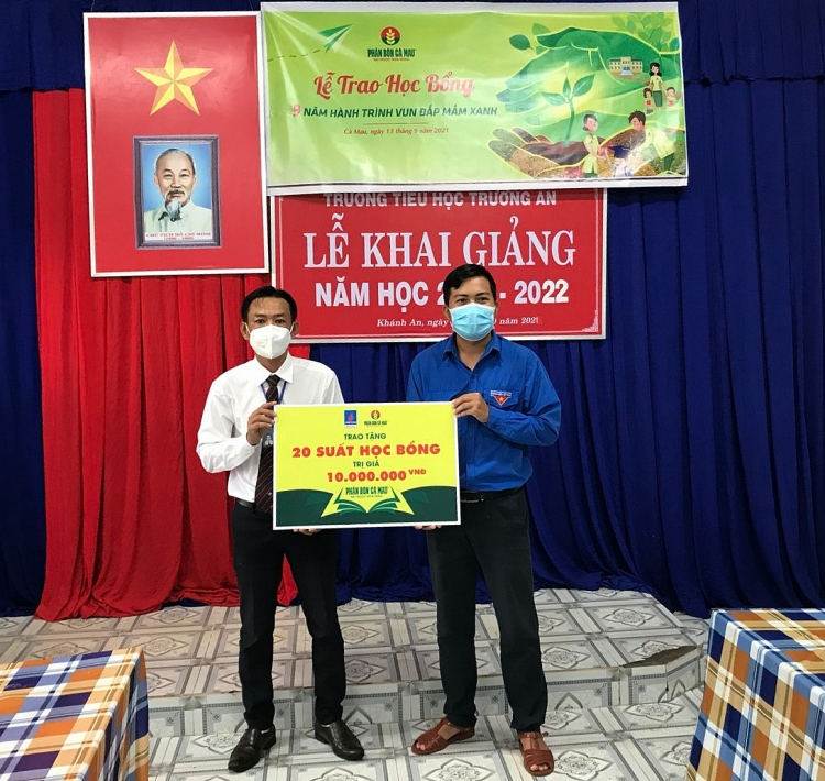 Quỹ học bổng PVCFC và mùa đồng hành khó quên