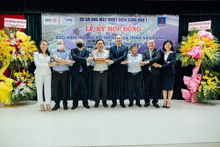 Ký hợp đồng bảo hiểm rủi ro trong vận hành NMNĐ Sông Hậu 1
