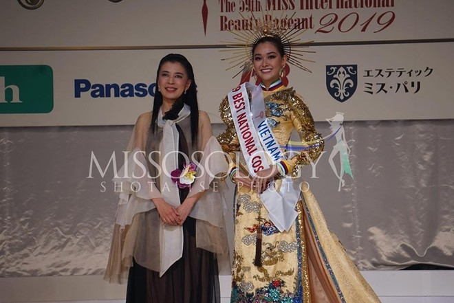 hoa hau quoc te 2019 dai dien thai lan dang quang tuong san lot top 8